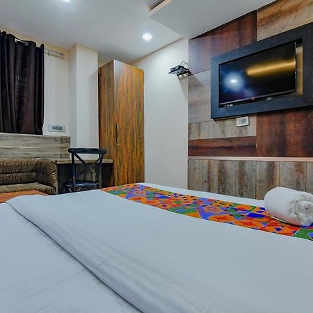 Fabhotel Middleton Desire - Nr Niladri Vihar Square Бхубанешвара Экстерьер фото