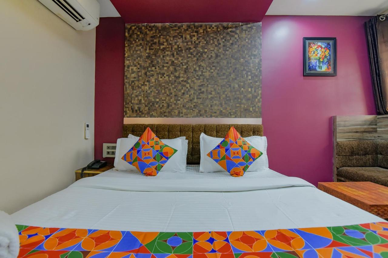 Fabhotel Middleton Desire - Nr Niladri Vihar Square Бхубанешвара Экстерьер фото