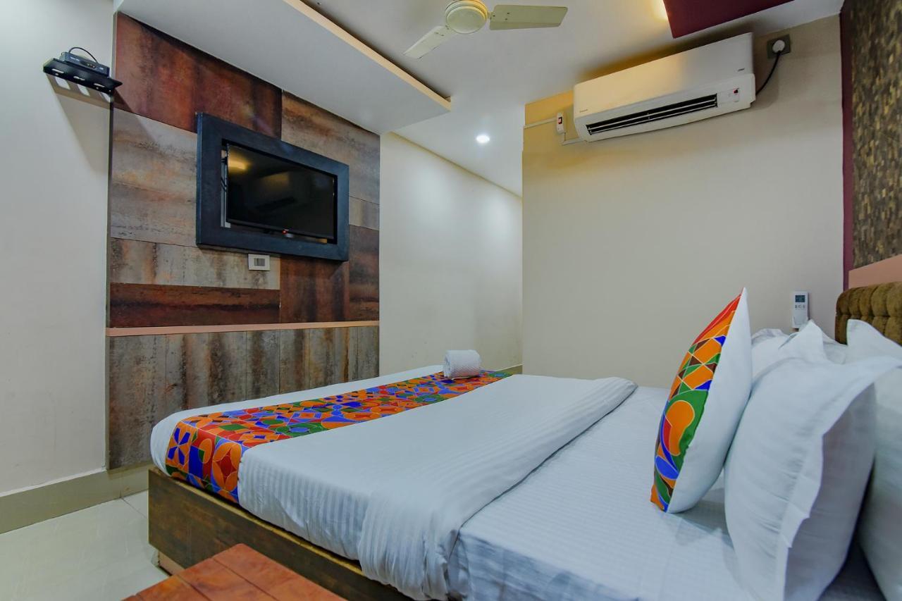 Fabhotel Middleton Desire - Nr Niladri Vihar Square Бхубанешвара Экстерьер фото