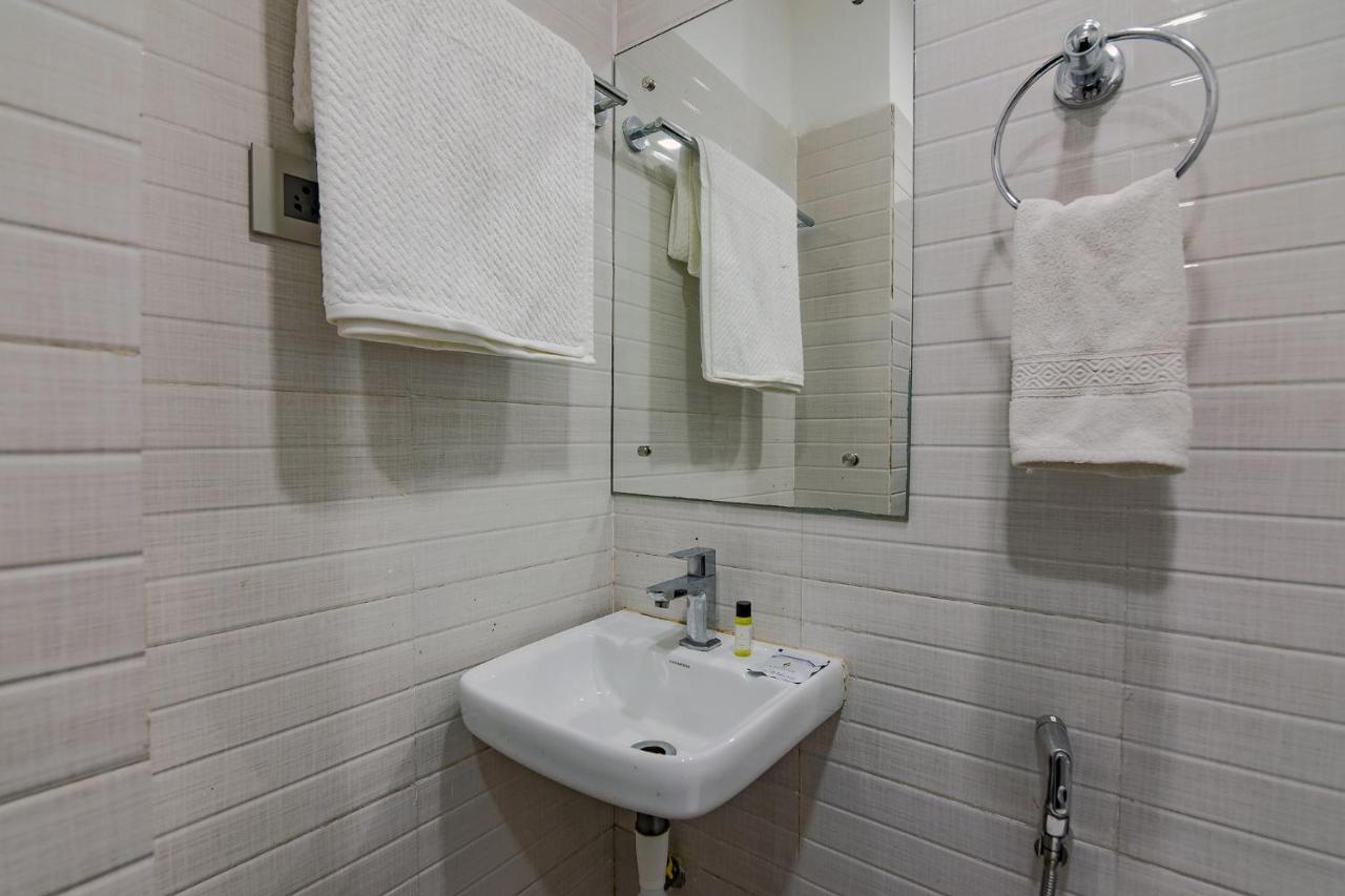 Fabhotel Middleton Desire - Nr Niladri Vihar Square Бхубанешвара Экстерьер фото