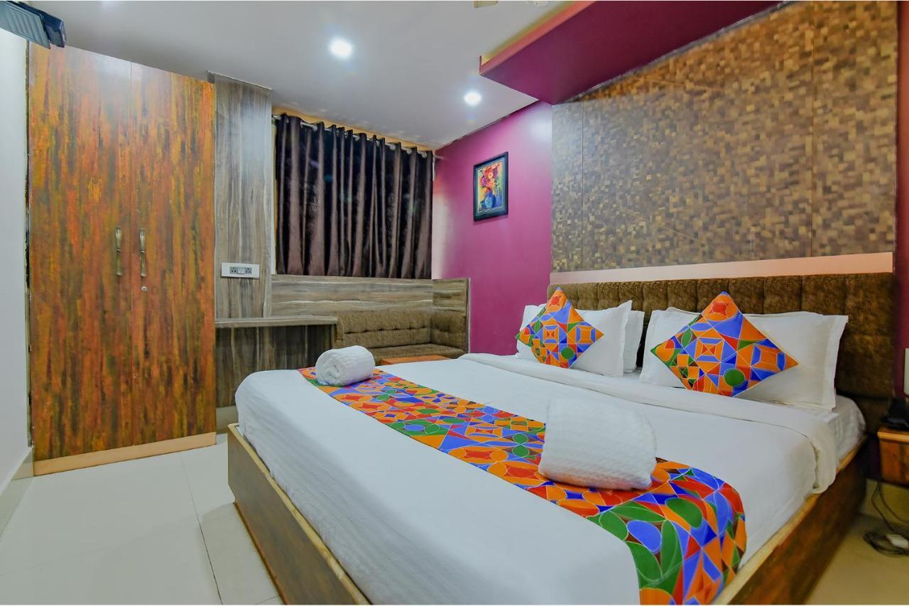 Fabhotel Middleton Desire - Nr Niladri Vihar Square Бхубанешвара Экстерьер фото