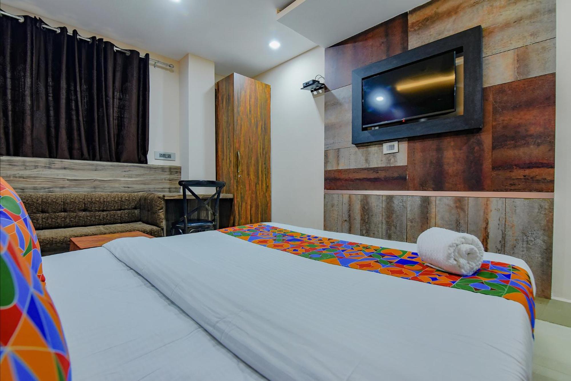 Fabhotel Middleton Desire - Nr Niladri Vihar Square Бхубанешвара Экстерьер фото